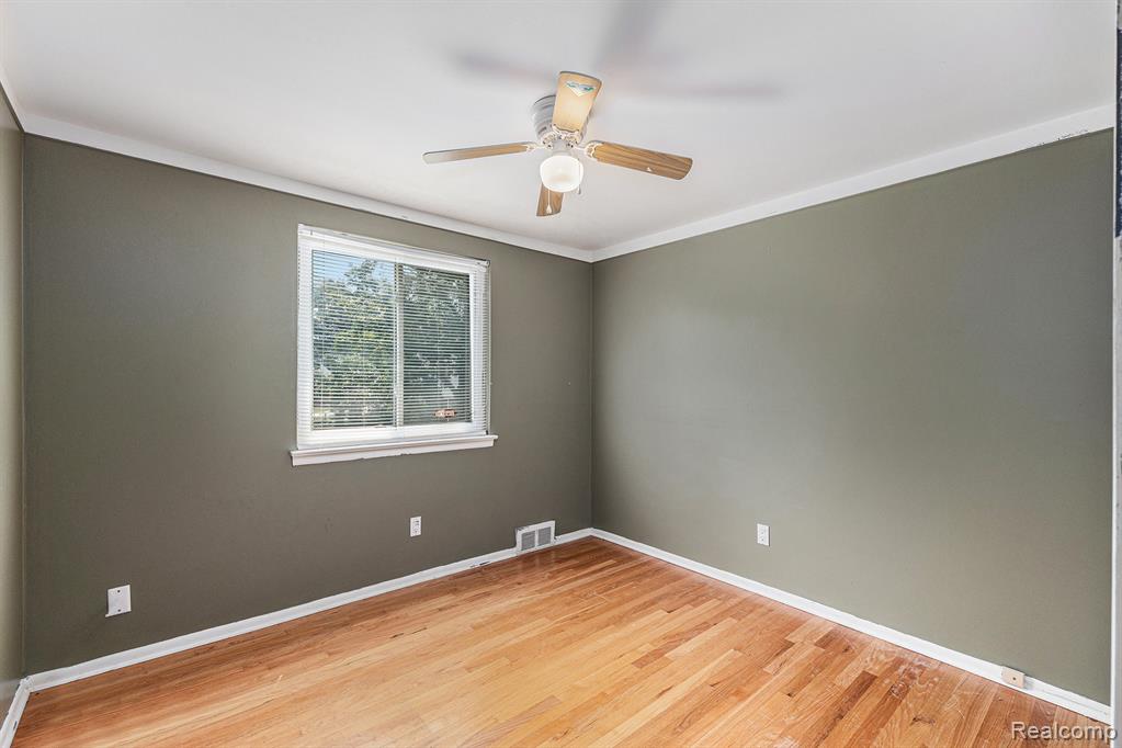 20740 Marter Road, Grosse Pointe Woods, MI 48236 — Photo 18