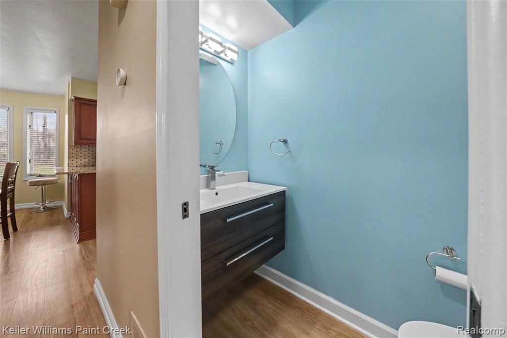 709 Denham Lane, Rochester Hills, MI 48307 — Photo 12