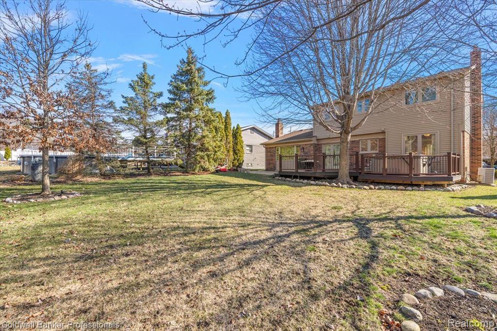 9485 BAYWOOD Drive, Plymouth, MI 48170 — Photo 11