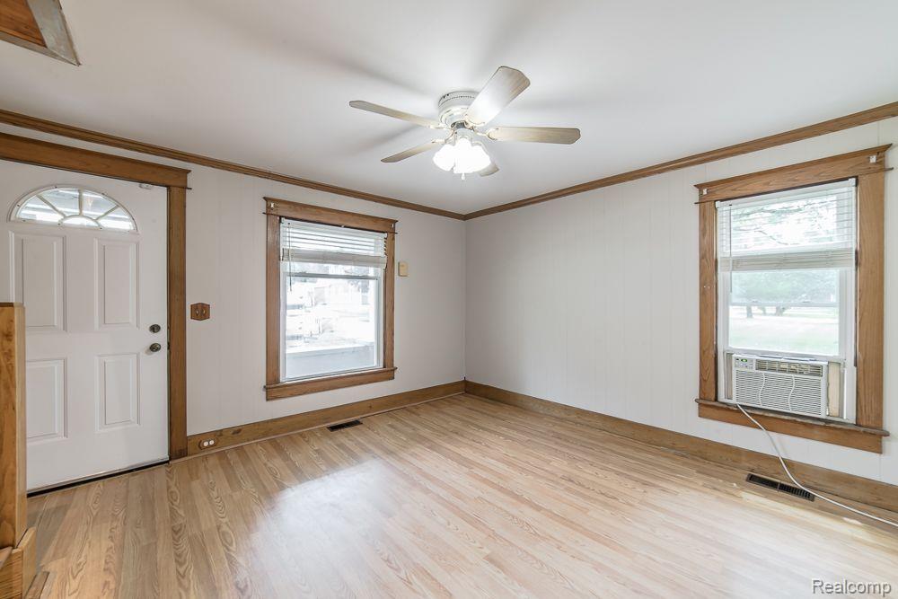 335 N CHURCH Street, Ortonville, MI 48462 — Photo 4