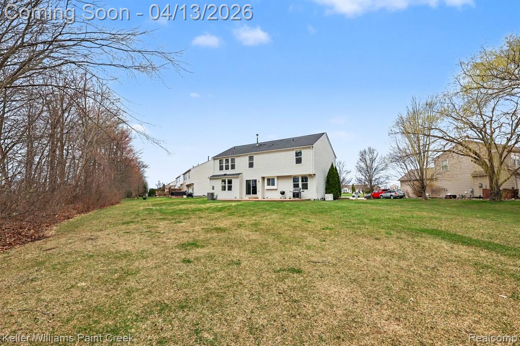 18124 Bayside Drive, Macomb, MI 48042 — Photo 22