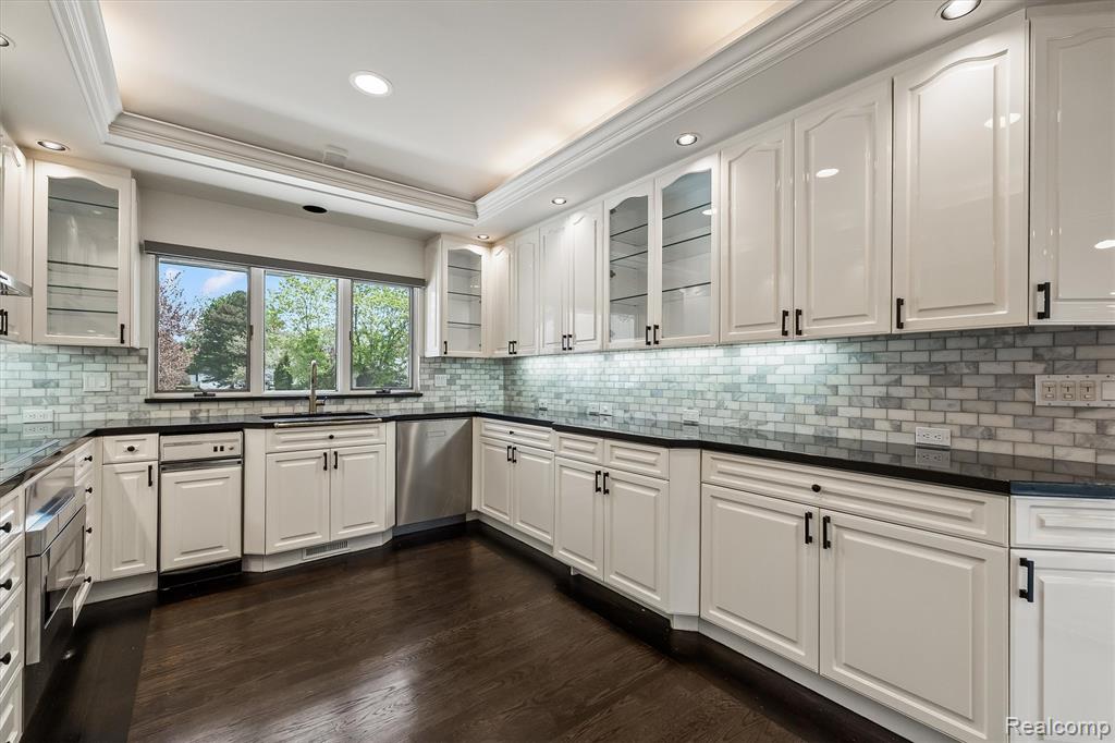1762 Saint Johns Court, Bloomfield Hills, MI 48302 — Photo 12