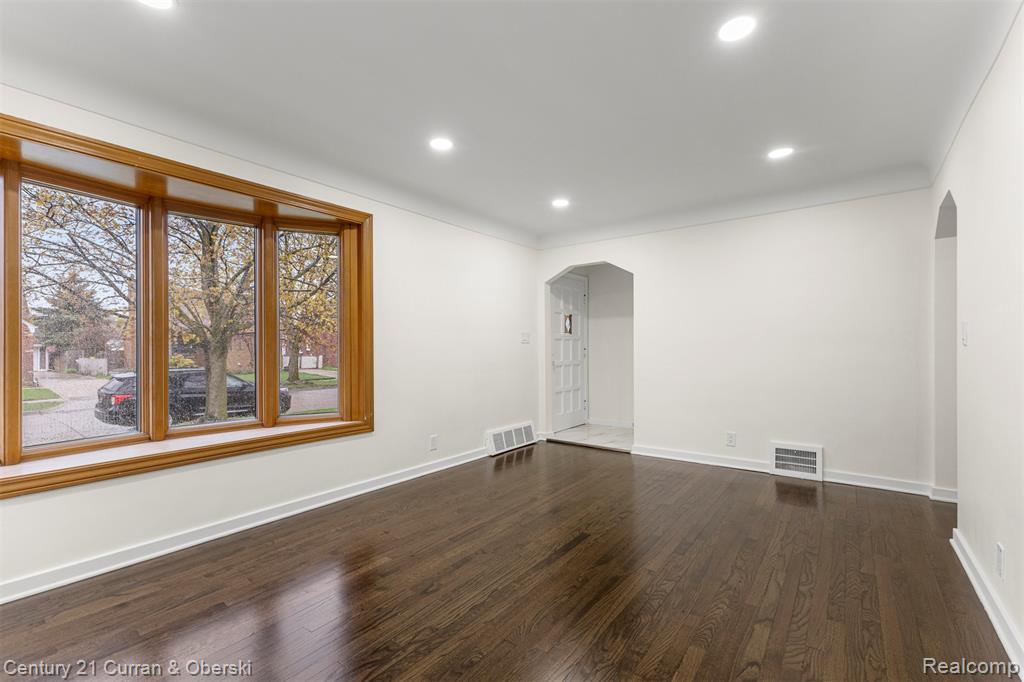 6593 King Avenue, Allen Park, MI 48101 — Photo 4