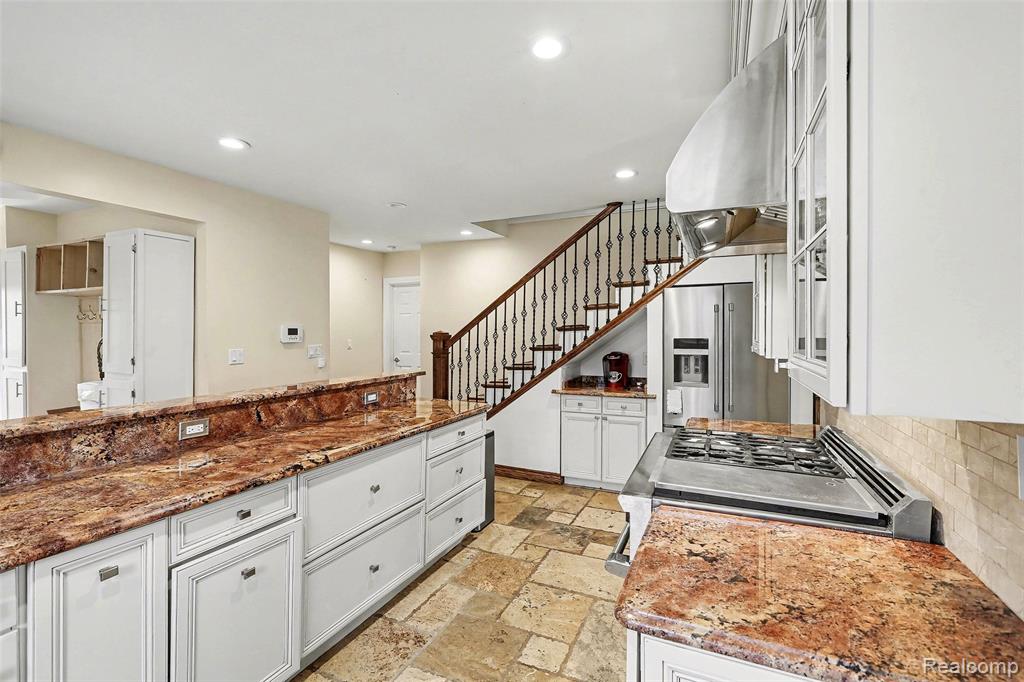 66 E Shore Drive, Whitmore Lake, MI 48189 — Photo 10