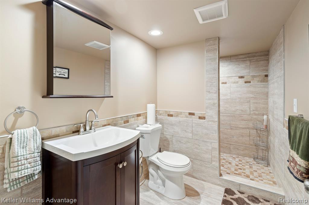 8079 THORNHILL Drive, Ypsilanti, MI 48197 — Photo 45