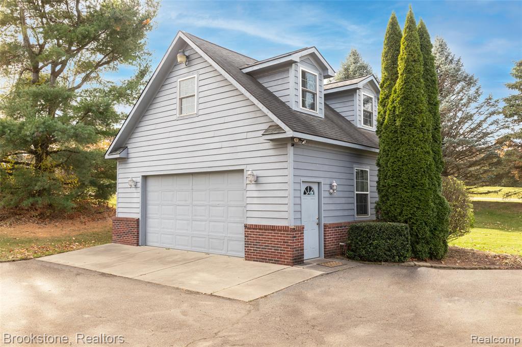 12567 BLUEBERRY Lane, Davisburg, MI 48350 — Photo 6