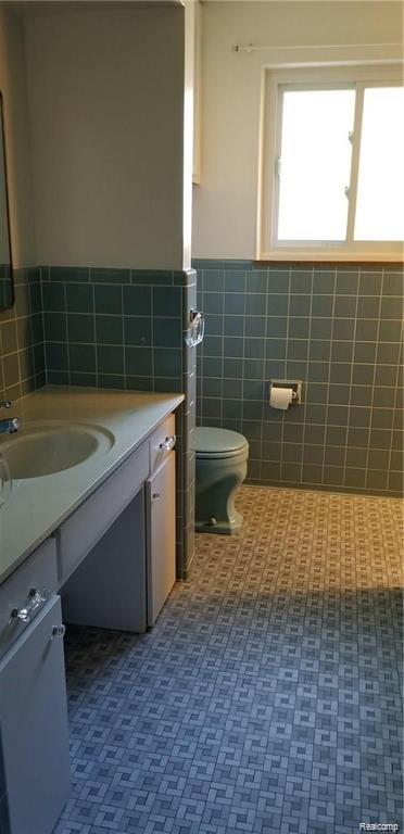 6119 ROCHESTER Road, Troy, MI 48085 — Photo 8