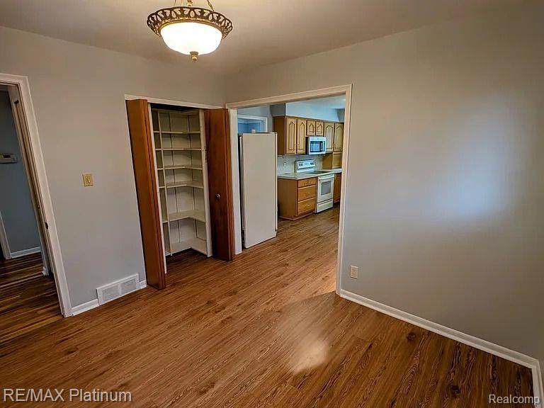 7725 Berwick Drive, Westland, MI — Photo 12