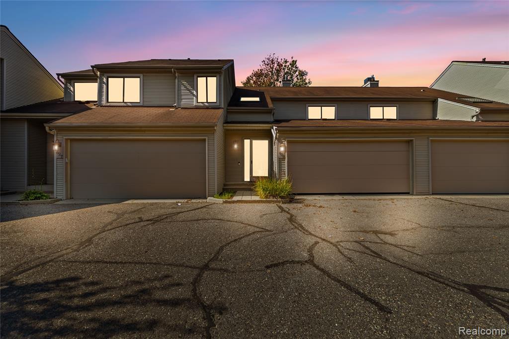 629 Ashley Circle, Rochester Hills, MI 48307 — front exterior