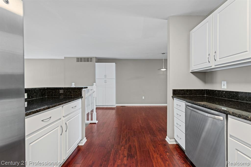 412 Boardwalk Drive, Walled Lake, MI 48390 — Photo 17