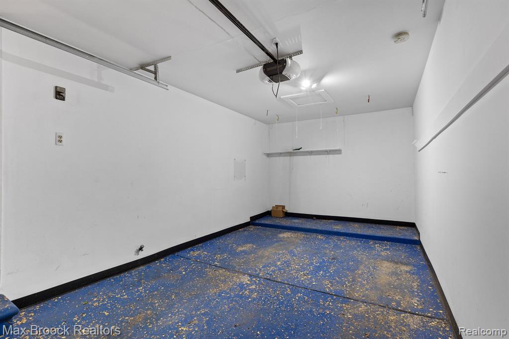 42255 OLD POND Circle, Plymouth, MI 48170 — Photo 15