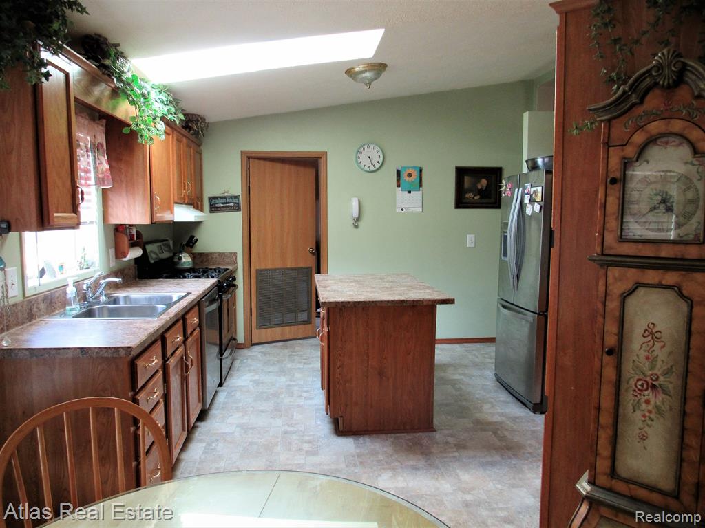 78 W BARNES Road, Fostoria, MI 48435 — Photo 9