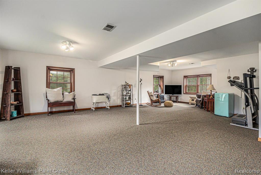665 Rolling Acres Drive, Ortonville, MI 48462 — Photo 17