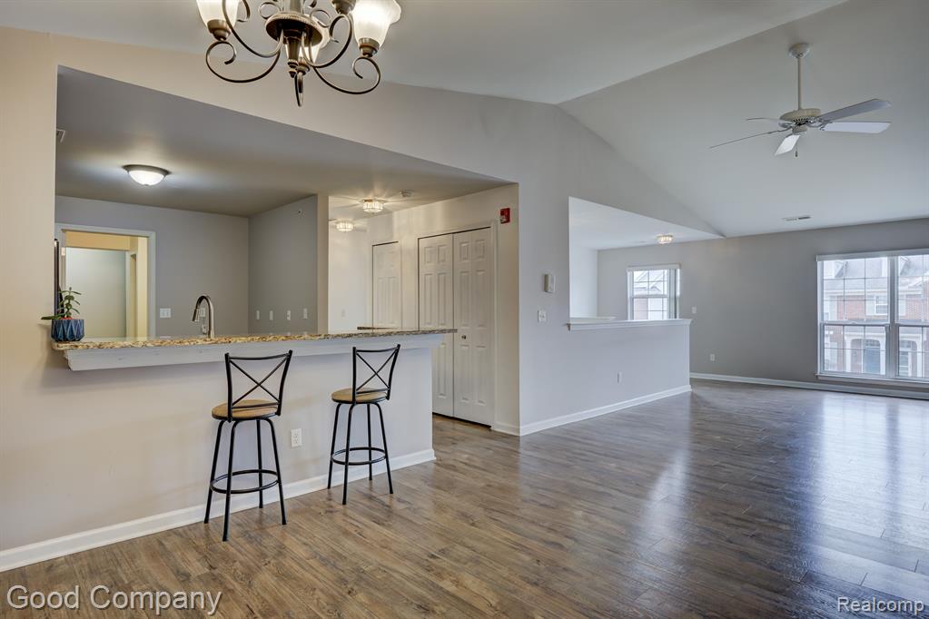 29567 NOTTINGHAM Circle, Livonia, MI 48152 — Photo 10