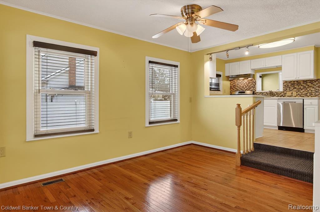 415 Putnam Street, Pinckney, MI 48169 — Photo 5