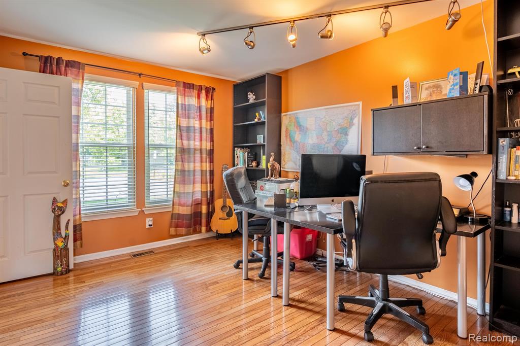 6035 MAPLEVIEW Lane, Ypsilanti, MI 48197 — Photo 9