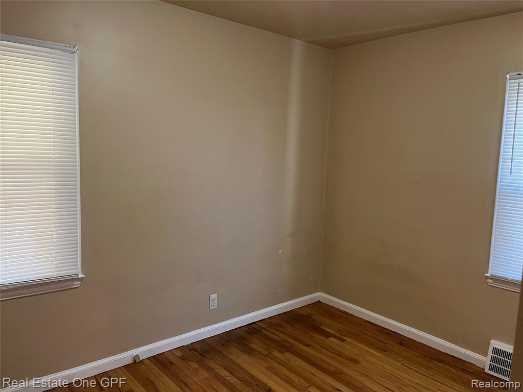 7580 WOOD Avenue, Warren, MI 48091 — Photo 11