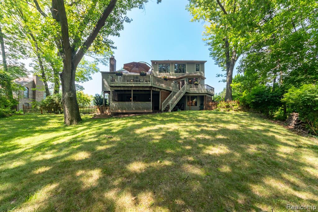 6939 West Ridge Drive, Brighton, MI 48116 — Photo 11