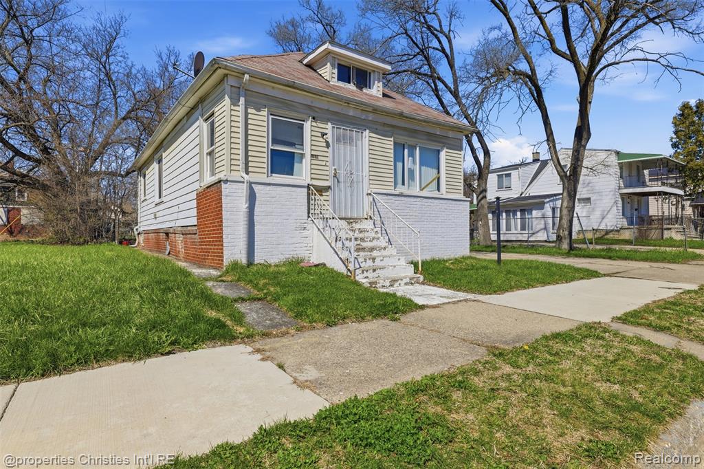 17139 Mackay Street, Detroit, MI 48212 — front exterior