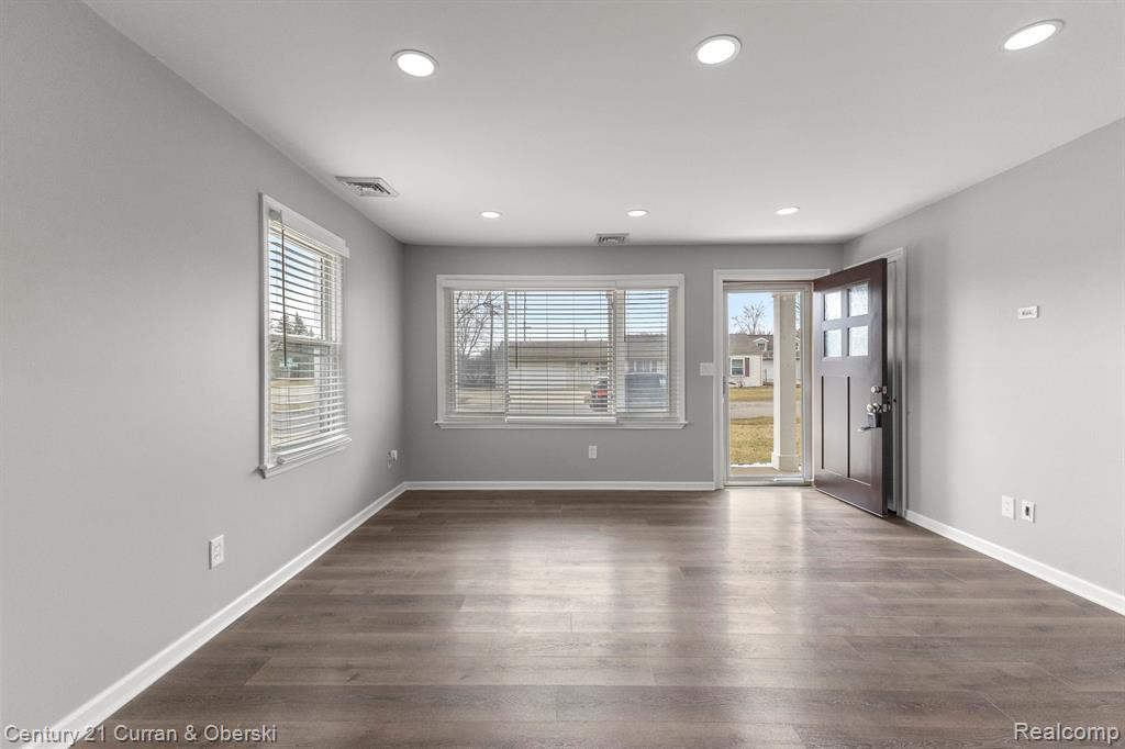 8810 BROOKLINE Avenue, Plymouth, MI 48170 — Photo 5