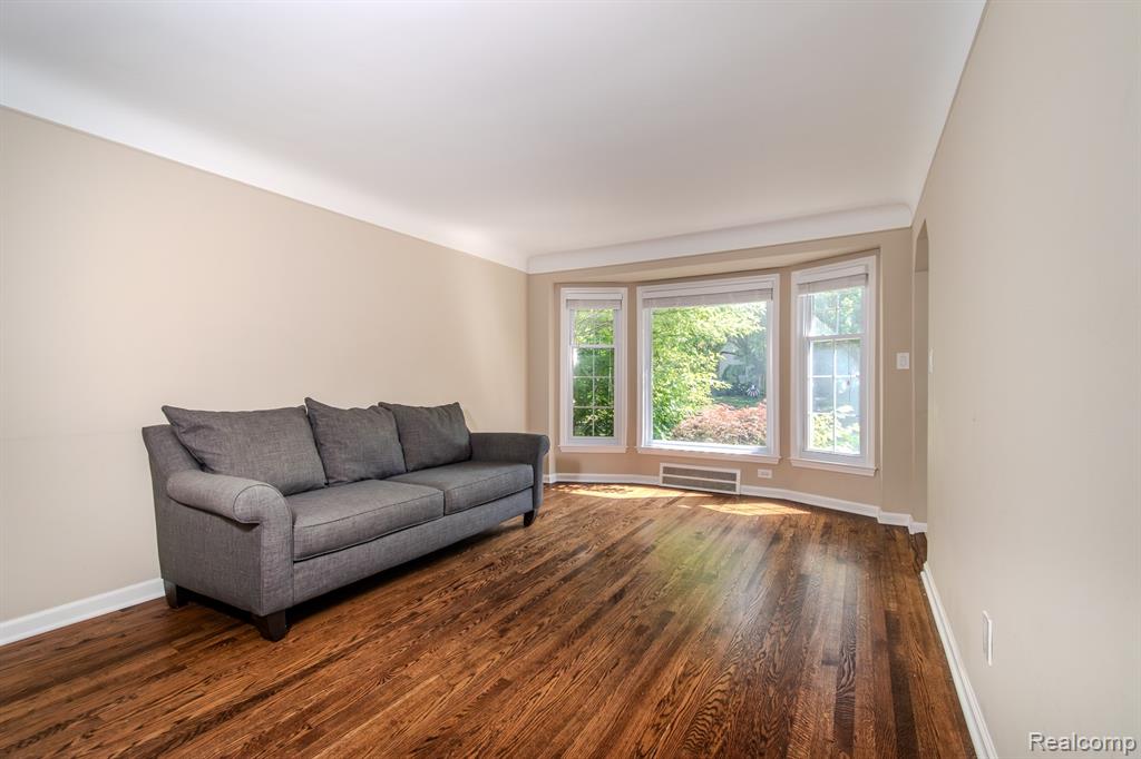 4355 Elmwood Avenue, Royal Oak, MI 48073 — Photo 4