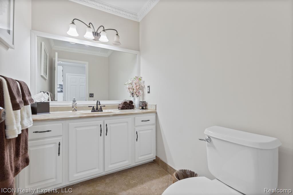51874 EMIL Drive, Macomb, MI 48042 — Photo 17