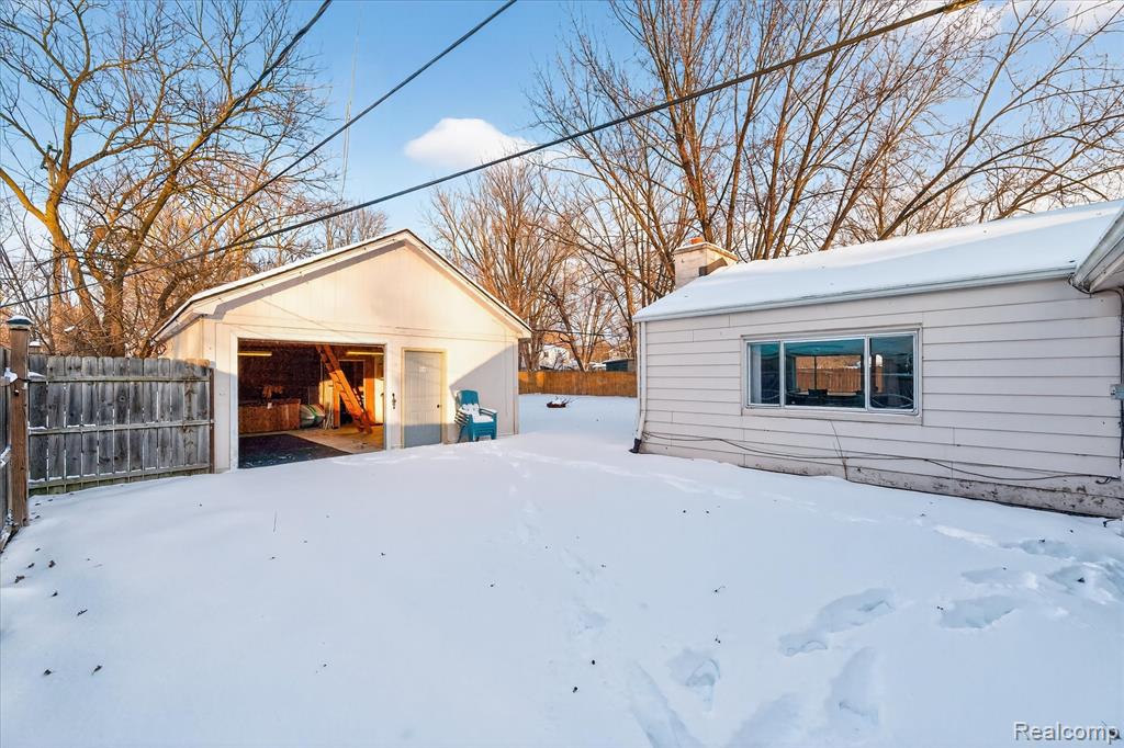 21325 Drexel Street, Clinton Twp, MI 48036 — Photo 32