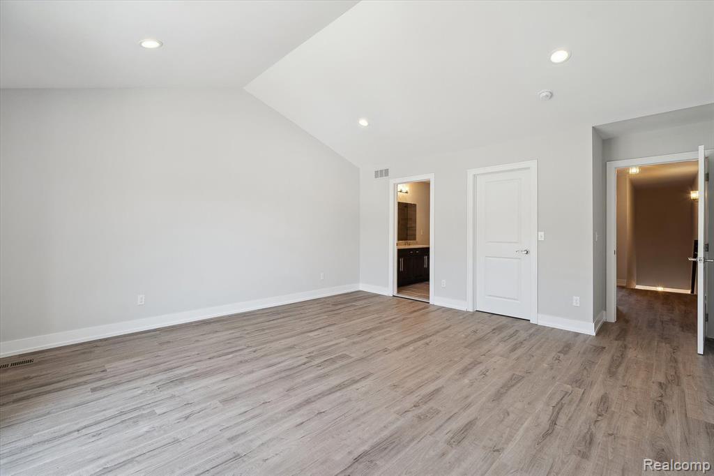 53761 CHAMPLAIN Street, Macomb, MI 48042 — Photo 25