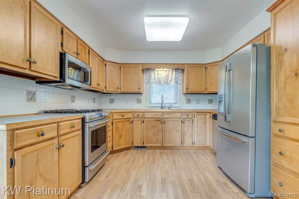 4415 Krafft Road, Fort Gratiot, MI 48059 — Photo 8