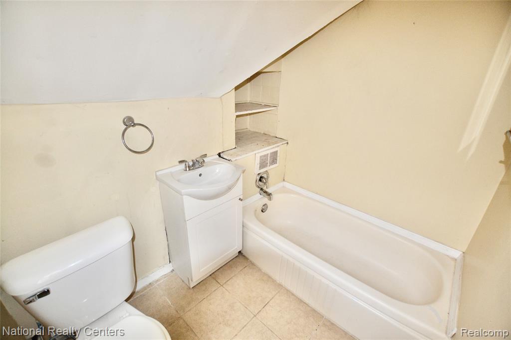 8267 Carlin Street, Detroit, MI 48228 — Photo 25
