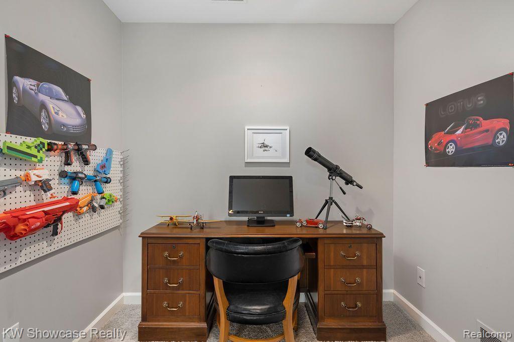 6061 TURNBERRY Drive, Commerce Twp, MI 48382 — Photo 37