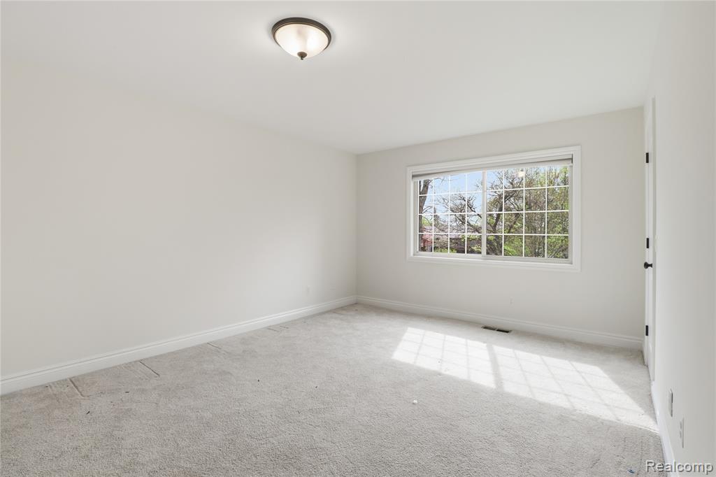 2084 Wabeek Hill Court, Bloomfield Hills, MI 48302 — Photo 39