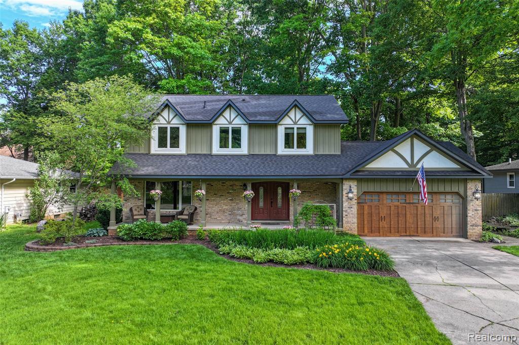 5327 Olde Saybrooke Road, Grand Blanc, MI 48439 — front exterior