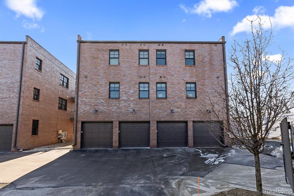 936 W 11 Mile Road, Royal Oak, MI 48067 — Photo 18