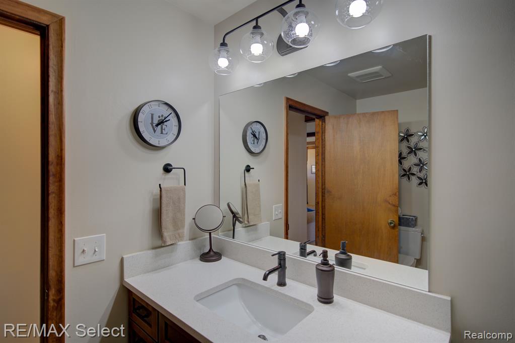 7233 JENNINGS Road, Swartz Creek, MI 48473 — Photo 25