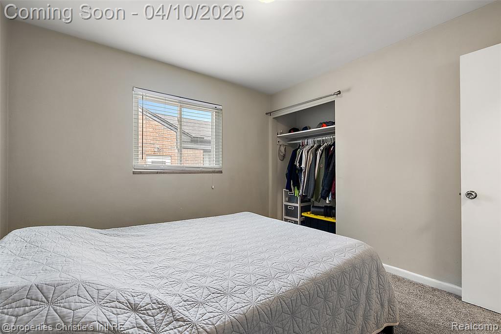 24658 Roanoke Avenue, Oak Park, MI 48237 — Photo 20