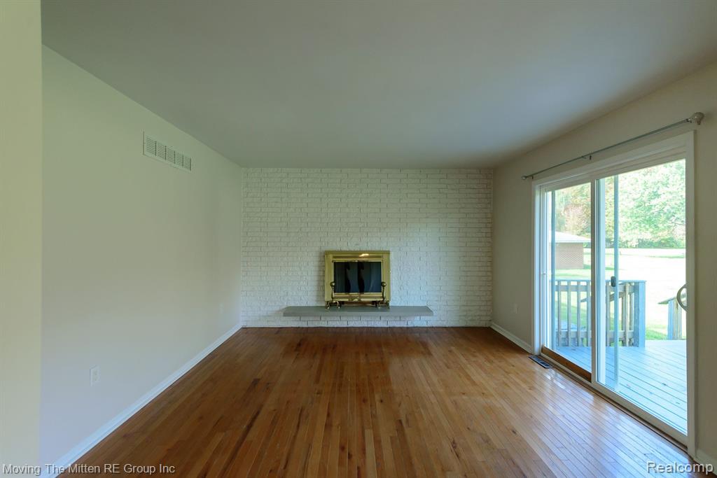 43654 CROWLEY Road, Van Buren, MI 48111 — Photo 9