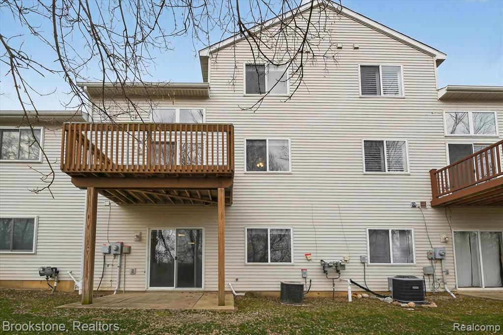 986 Spirea, 44, Howell, MI 48843 — Photo 46