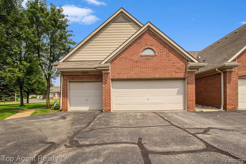7087 Moore Court, Shelby Twp, MI 48317 — Photo 2