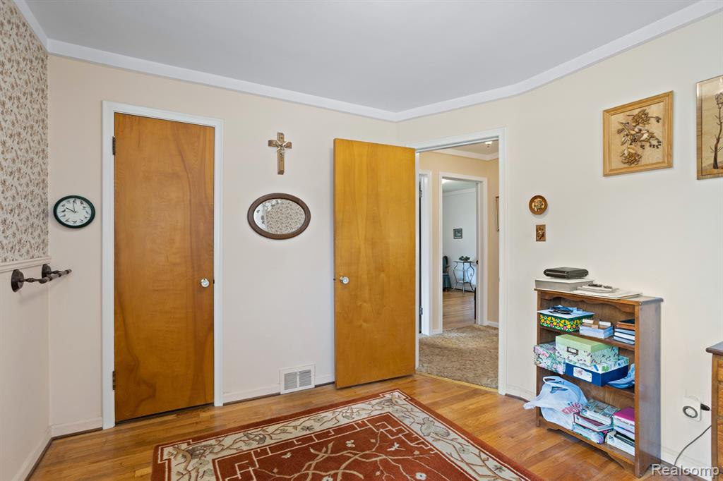 504 E LA SALLE Avenue, Royal Oak, MI 48073 — Photo 11