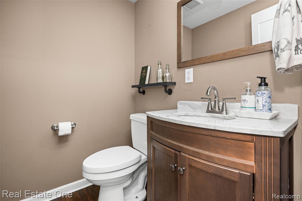 2275 Richwood Road, Auburn Hills, MI 48326 — Photo 27