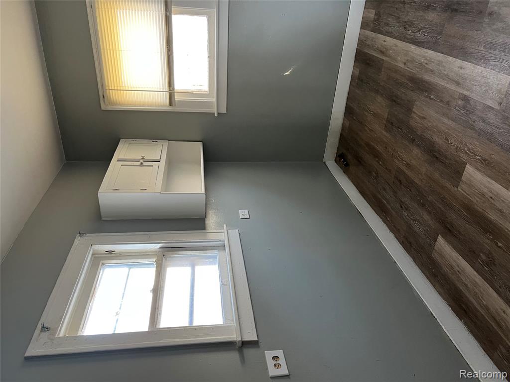 936 Stocker Avenue, Flint, MI 48503 — Photo 10