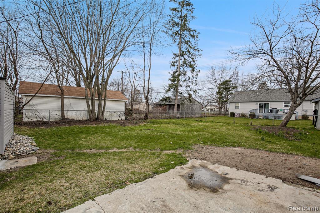 885 PARKWOOD Avenue, Ypsilanti, MI 48198 — Photo 26