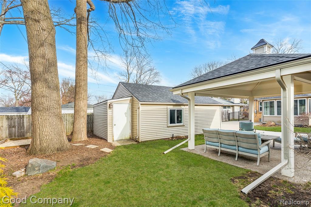 702 Orchard View Drive, Royal Oak, MI 48073 — Photo 37