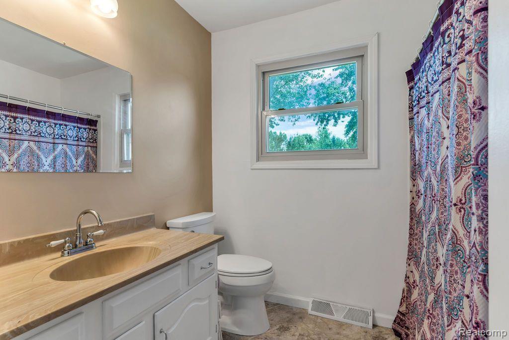 12520 SEYMOUR Road, Burt, MI 48417 — Photo 23