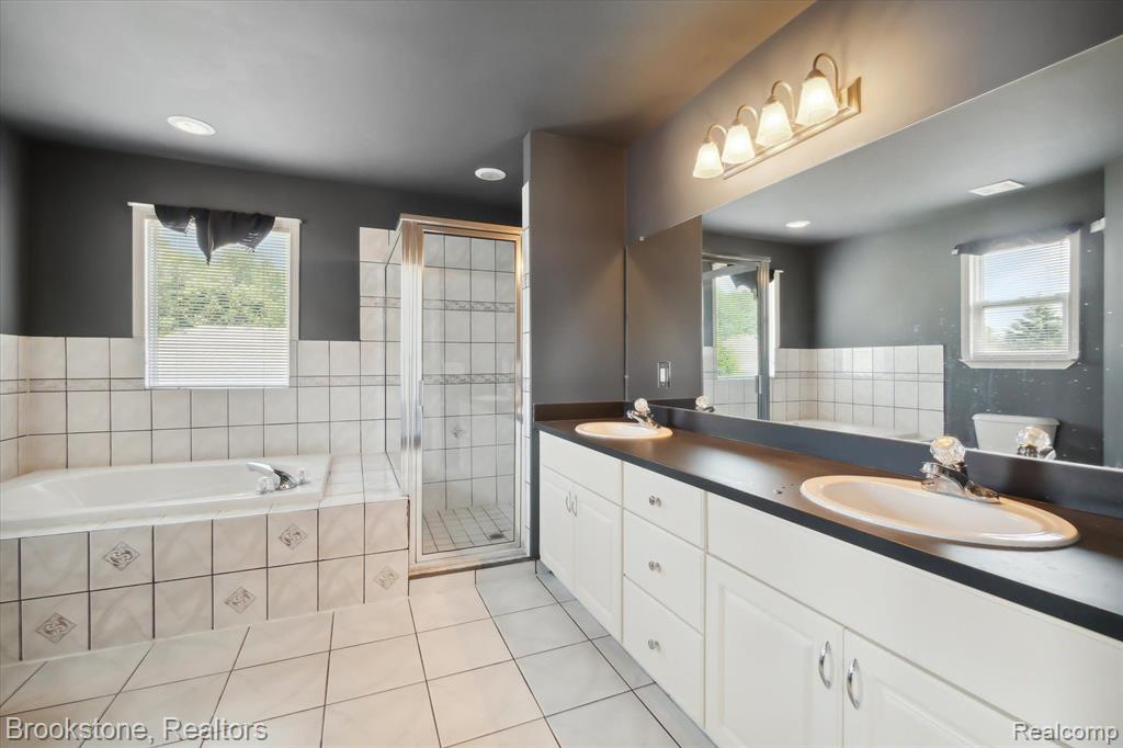 53329 SHAWN Drive, Chesterfield, MI 48047 — Photo 34