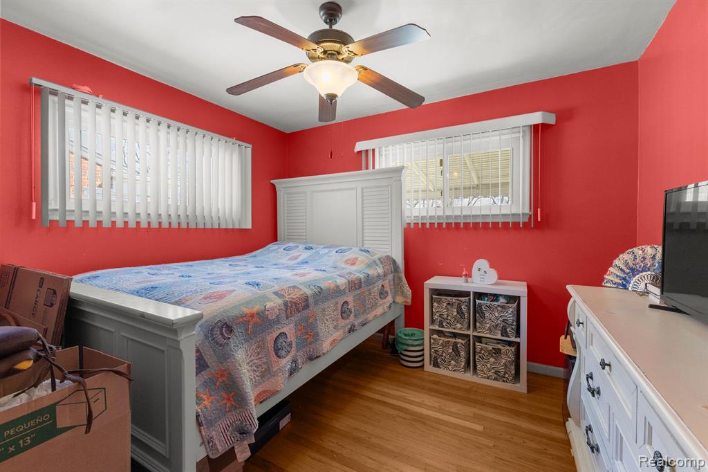 8246 LOCHDALE Street, Dearborn Heights, MI 48127 — Photo 19