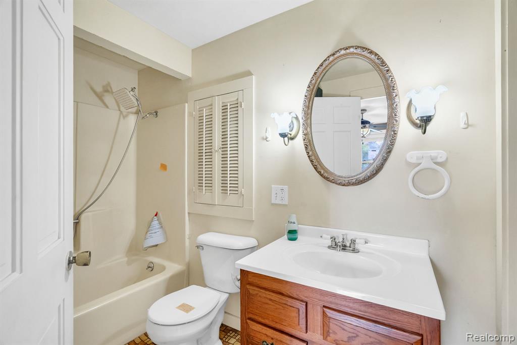 7054 McCords Avenue SE, Alto, MI 49302 — Photo 19