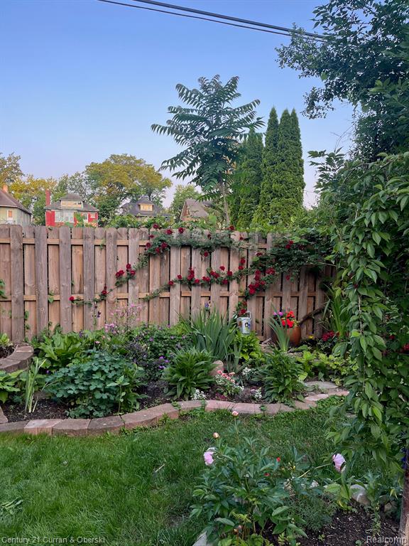 4815 Iroquois Street, Detroit, MI 48214 — Photo 62