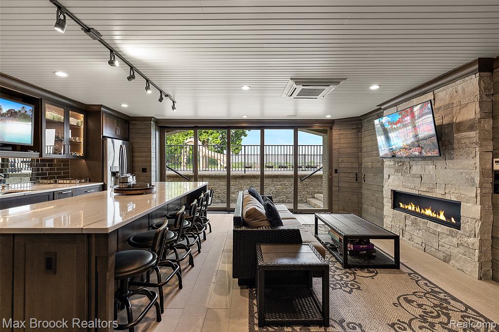 7428 Foxburg Court, Clarkston, MI, 48348